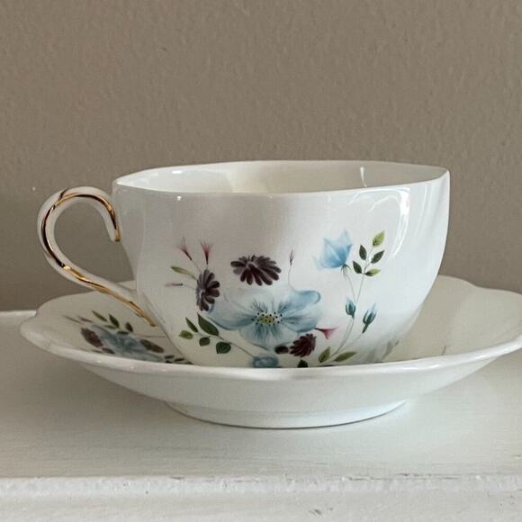 VTG Royal Swansea Bone China, England, Teacup & Saucer, Blue Floral - Picture 3 of 9